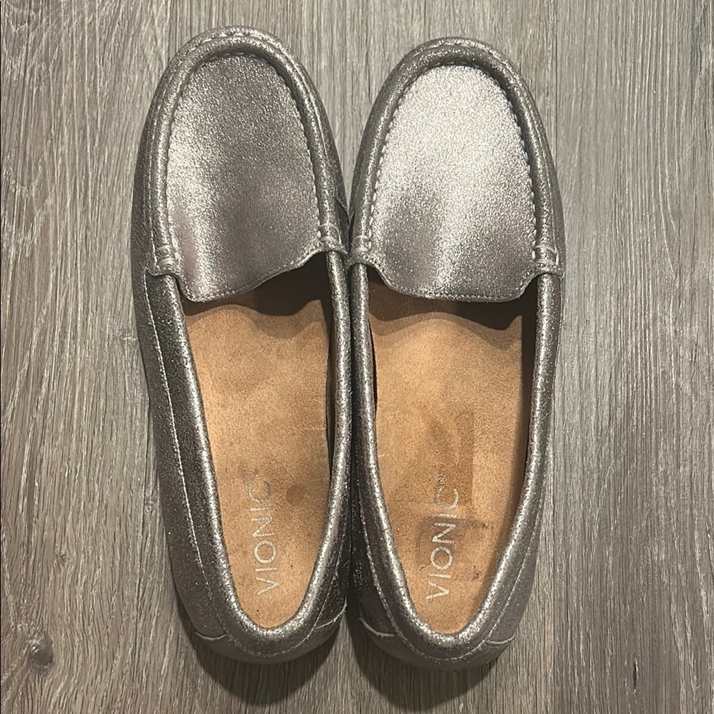 Vionic Debbie Metallic Slip On Loafers Size 8